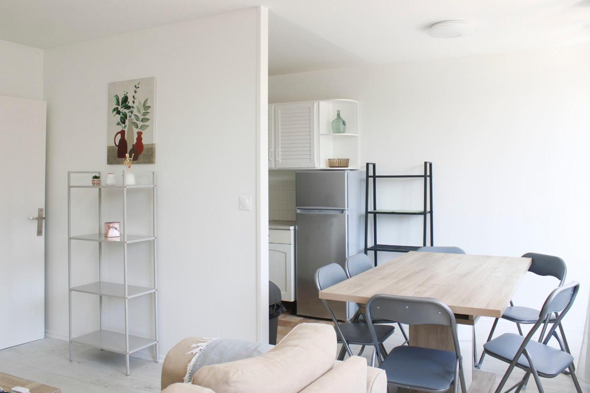 Apartment Charming T3 With Two Balconies In